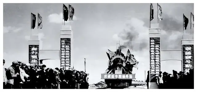 李四光大庆油田故事__李四光大庆石油